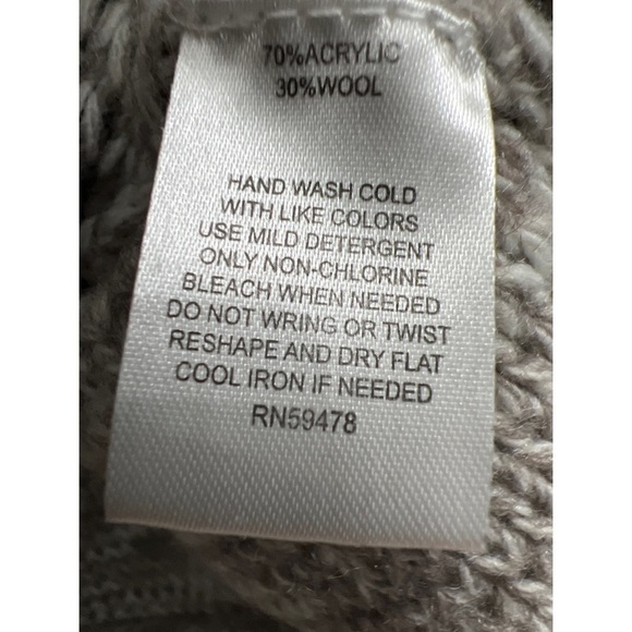 LIKE, LOVE TWO BUTTON SWEATER - SIZE L - Picture 5 of 5